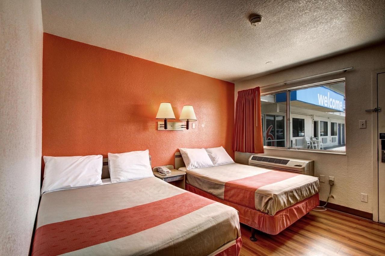 Motel 6 Уэллс Экстерьер фото